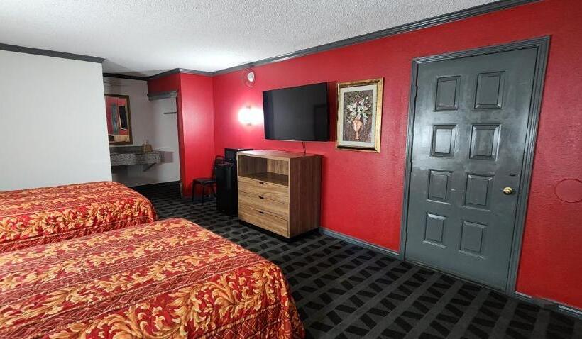 带2个双人床的标准工作室, Victorian Inn Midland