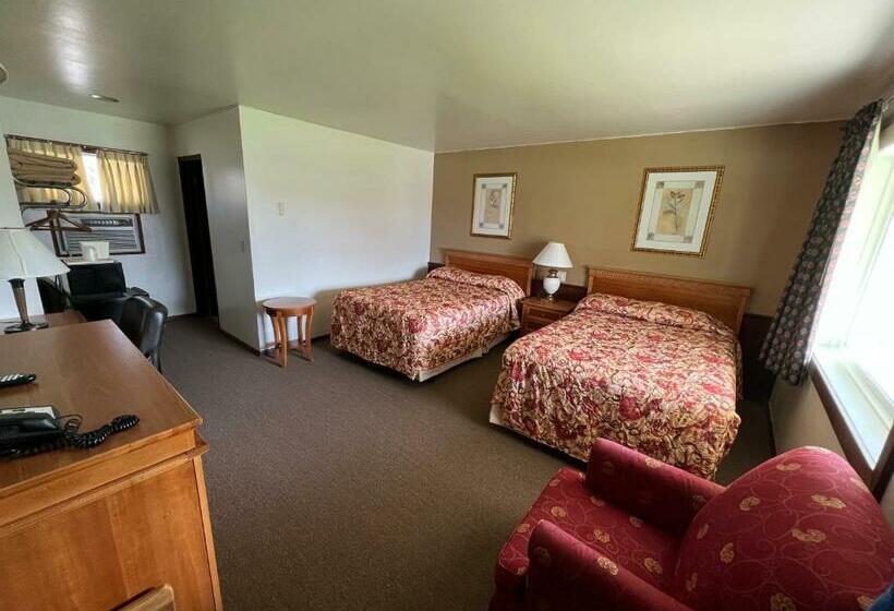 Номер Стандарт 2 Двуспальные Кровати, Spinning Wheel Motel