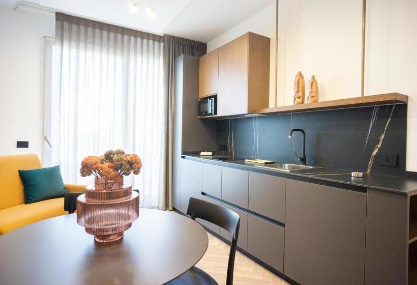 آپارتمان 1 خوابه با بالکن, Gobetti Apartsuite