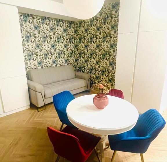 آپارتمان 1 خوابه با بالکن, Gobetti Apartsuite