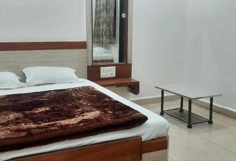 Трежместный Номер Economy, Dwarka Nilayam   Near Shri Sai Baba Temple