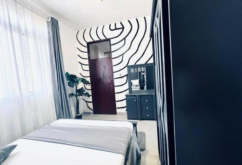 اتاق لوکس با تخت بزرگ, Airport Lux Rooms