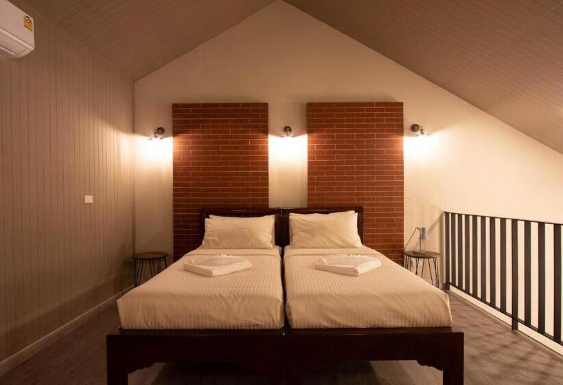 Трехместный Номер Deluxe Вид на Море, Gate78 Hostel Maephim Beach