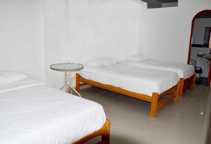 اتاق استاندارد سه نفره, Hospedaje Linda Lirio