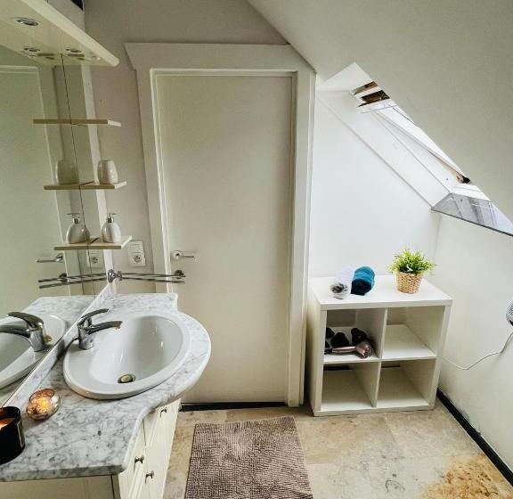اتاق استاندارد چهار تخته, Isa S Appartement