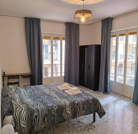 اتاق استاندارد سه نفره, B&b Napoli Fuorigrotta