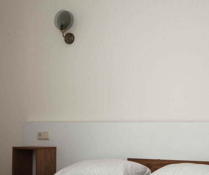 اتاق استاندارد, Colette