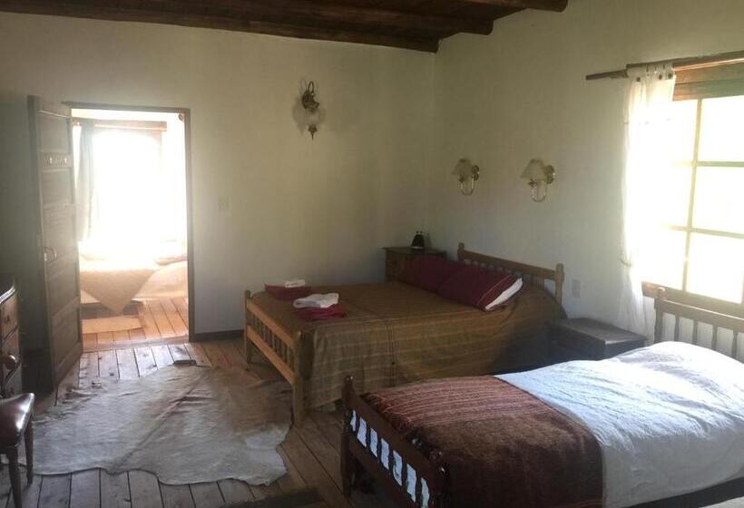 带阳台标准四人间, Estancia Santa Thelma