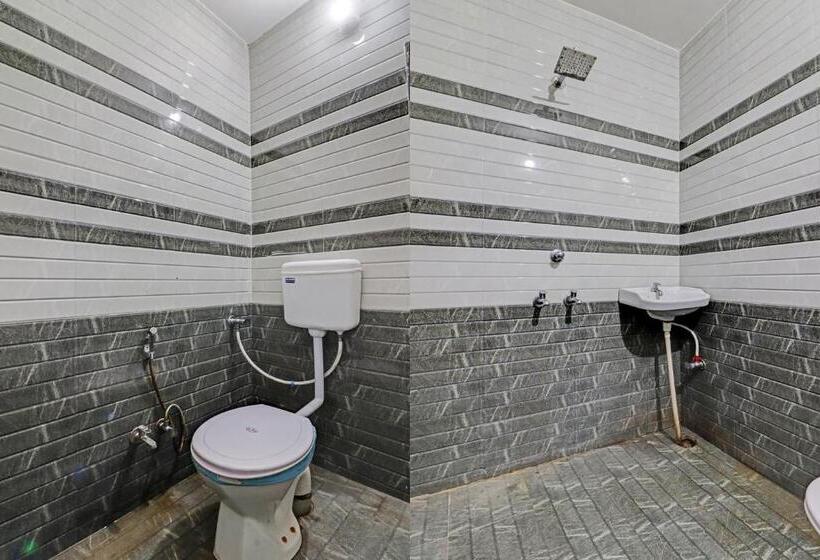 三人经典房间, Oyo Raj Laxmi Hotal Kuchaman City