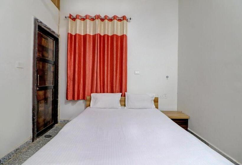 三人经典房间, Oyo Raj Laxmi Hotal Kuchaman City