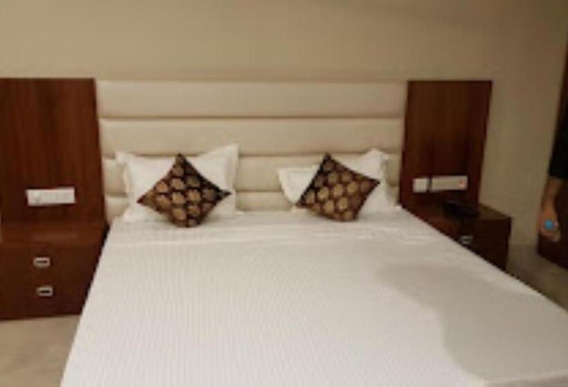 豪华房间, Vinayak Grand , Akbarpur