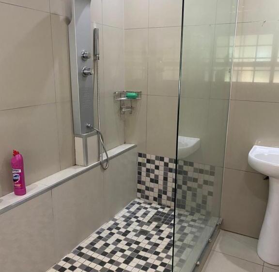 اتاق استاندارد, M D J Hayfields Guest House