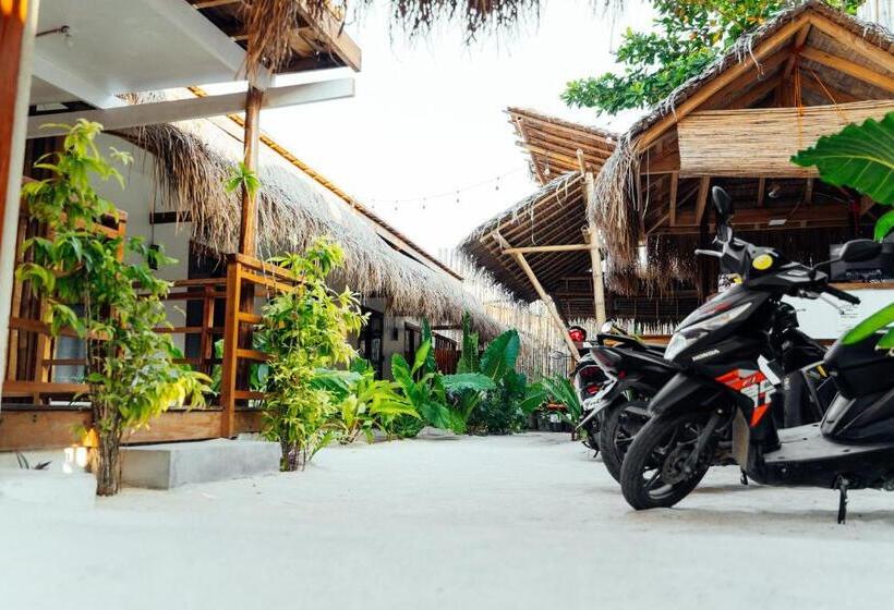 اتاق خانوادگی, Mazawa Siargao