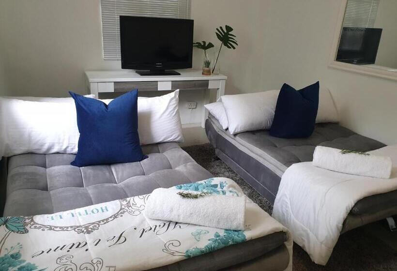 Семейный Номер, Casa La Moore Self Catering Accomodation