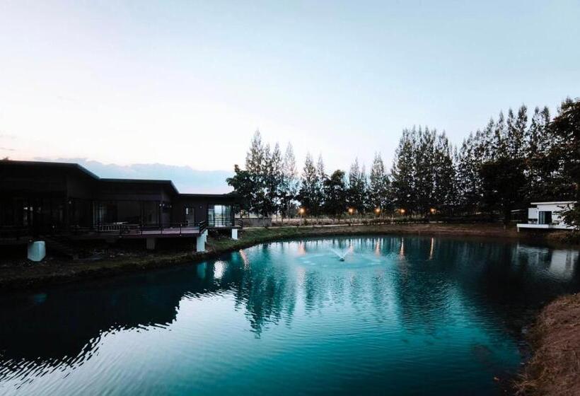 Номер Deluxe Вид на Озеро, Skybird Lake View Resort&camping Khaoyai