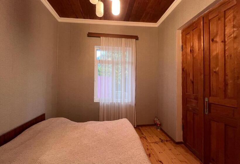 اتاق استاندارد با بالکن, Home Inn Samegrelo