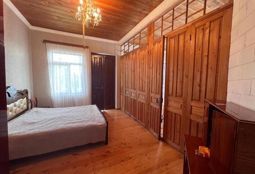 اتاق استاندارد با بالکن, Home Inn Samegrelo