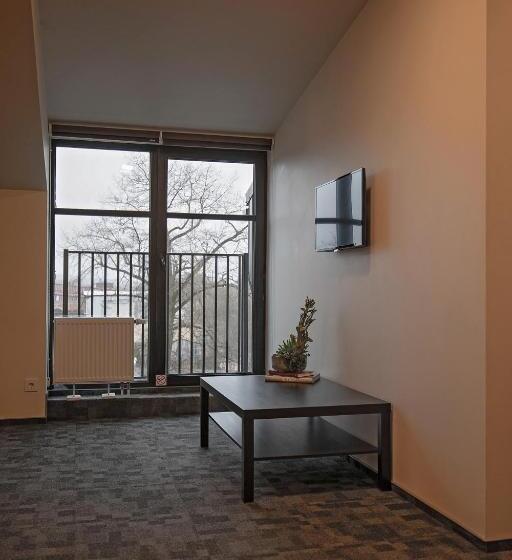 استودیوی لوکس, Loft Inn Self Check In
