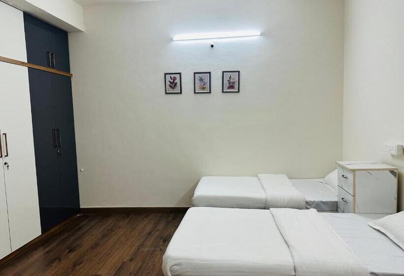 带阳台标准四人间, Elite Stays Viman Nagar