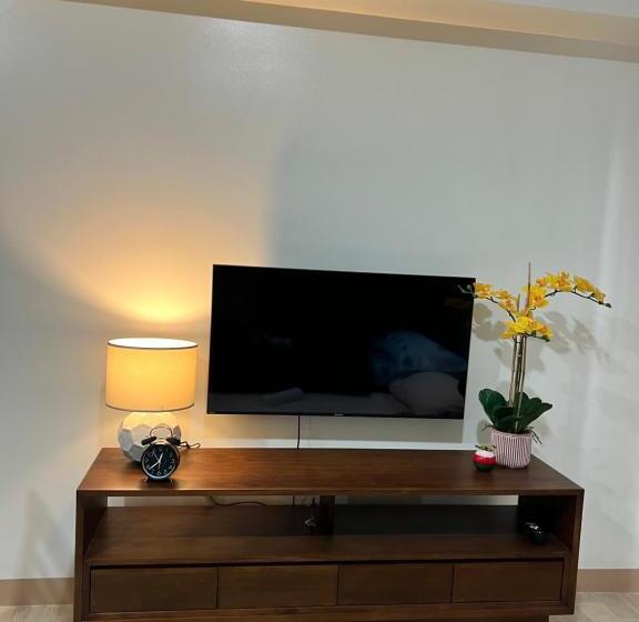 스탠다드 스튜디오 정원 전망, Brand New Studio W/ Washer In Manhattan Plaza Tower Ll