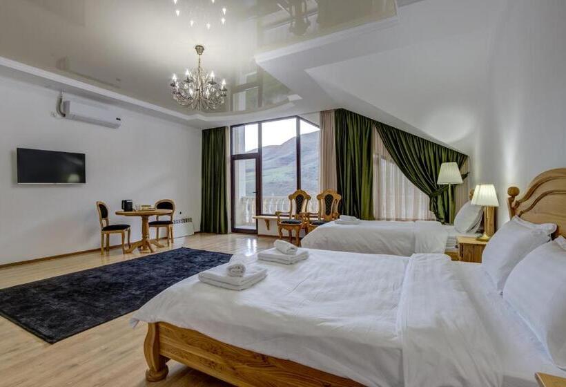 سوییت با چشم‌انداز کوه, Mountain View Hot Spring Resort