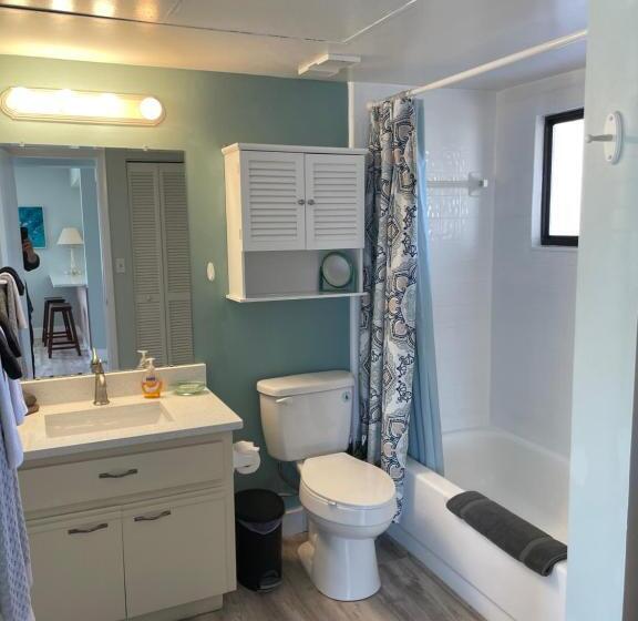 Апартаменты 1 Спальня Нижний Этаж, Ocean Village Club B 17