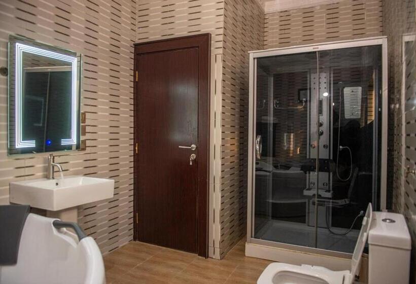 سوئیت با بالکن, Abada Luxury Hotel And Suites