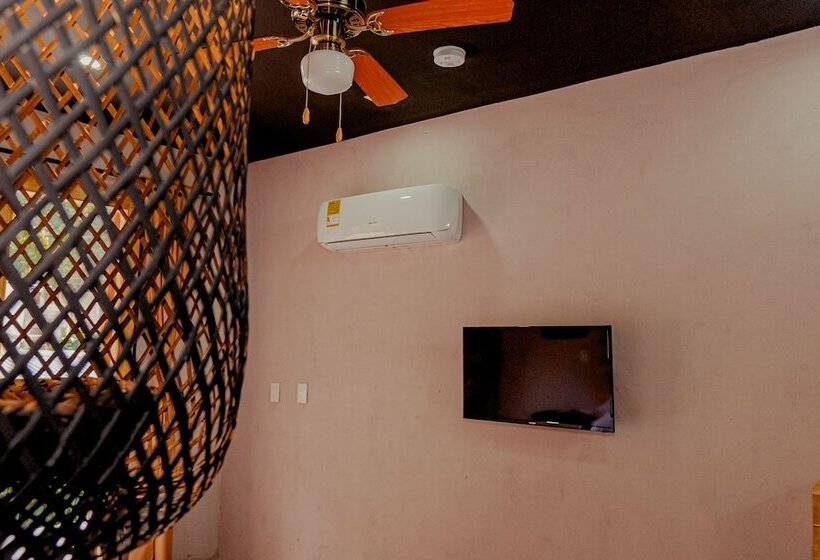 اتاق لوکس, Casa De Hadas