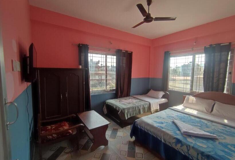 Economy Triple Room, Krishna Inn