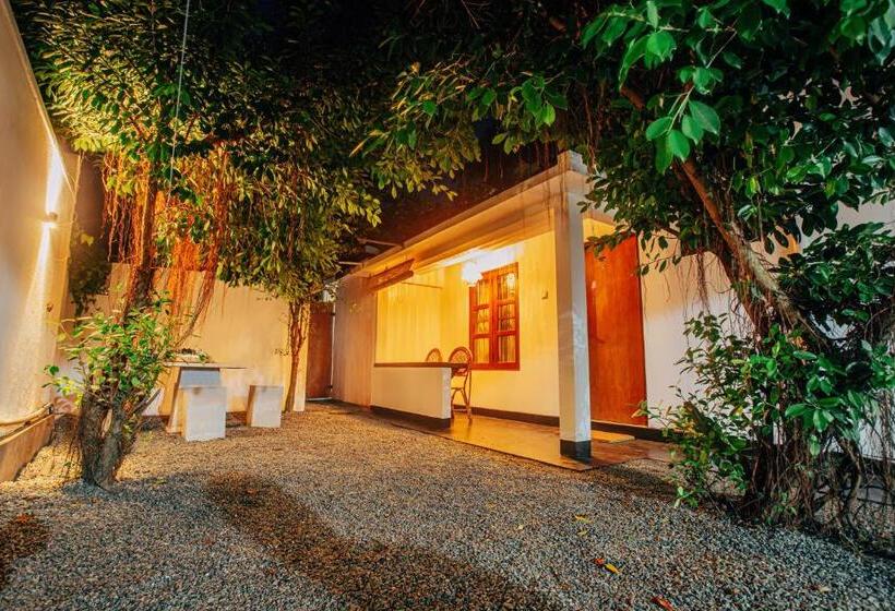 اتاق لوکس, Prasith’s Place