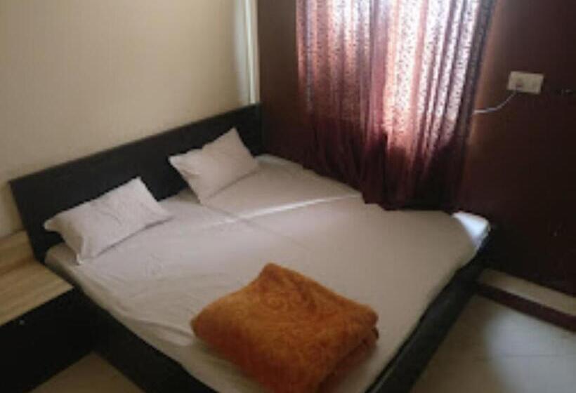 スタンダードルーム, Jk Restaurant & Hotel,tikamgarh