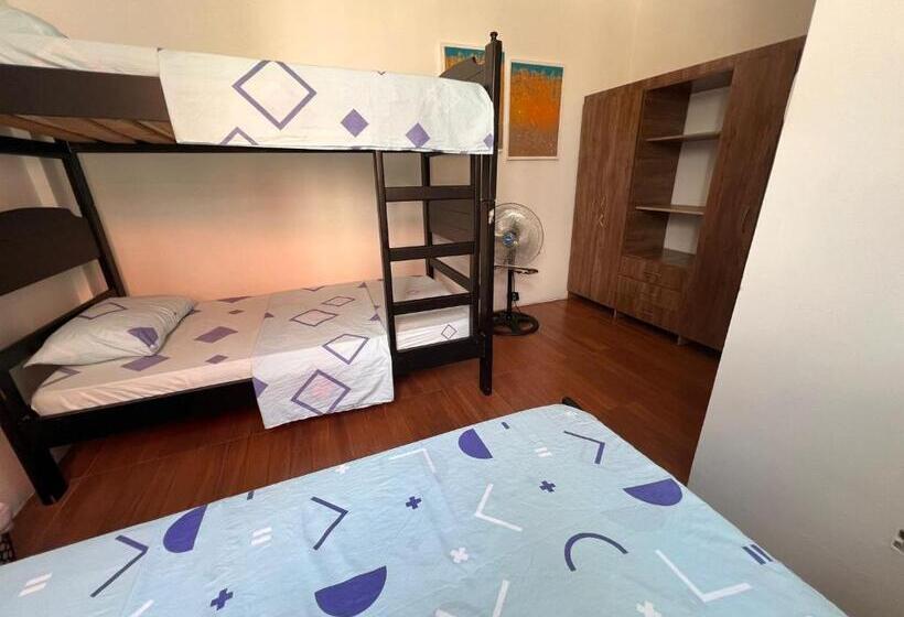 バスルーム共同エコノミー4人部屋, Epifania Hostel