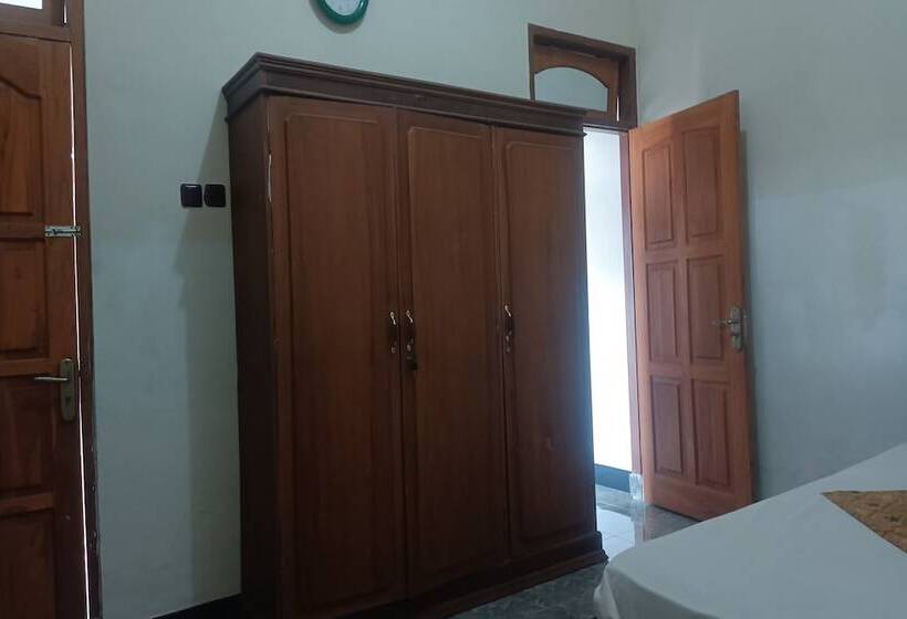 Номер Deluxe, Oyo 93425 Homestay Anisa