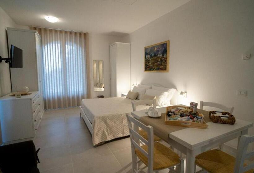 Номер Deluxe, Lamapulia