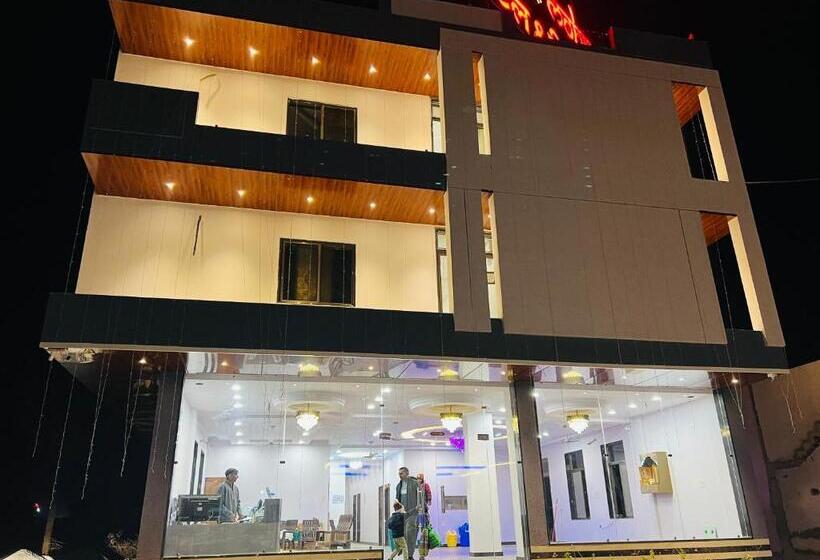 标准间带阳台, Shree Radhe Mohan Hotel And Resort Khatushyamji