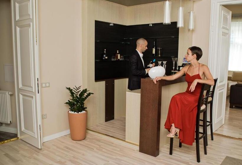 Люкс Повышенной Комфортности, Soleil Apartman Szeged