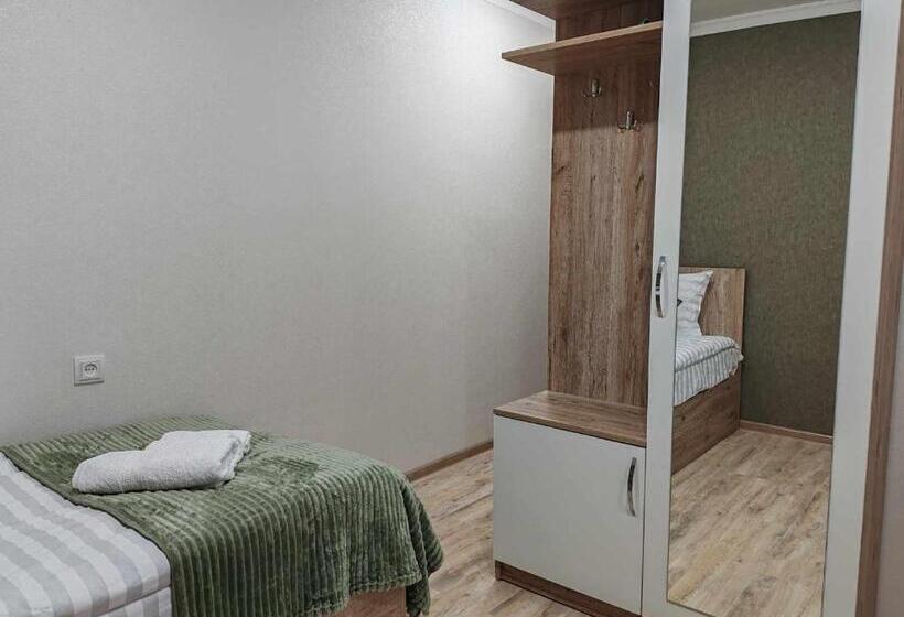 اتاق استاندارد با چشم‌انداز باغ, Sun House