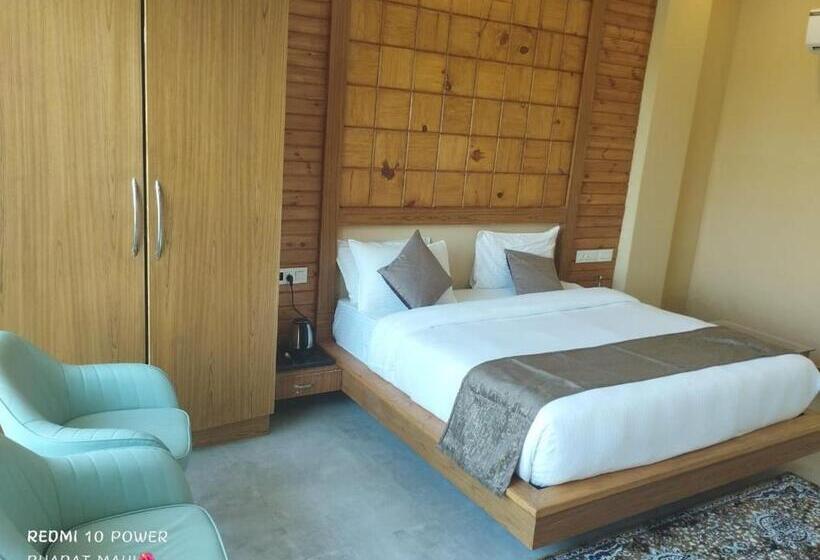 חדר סופריור, Corbett Nishk Resort