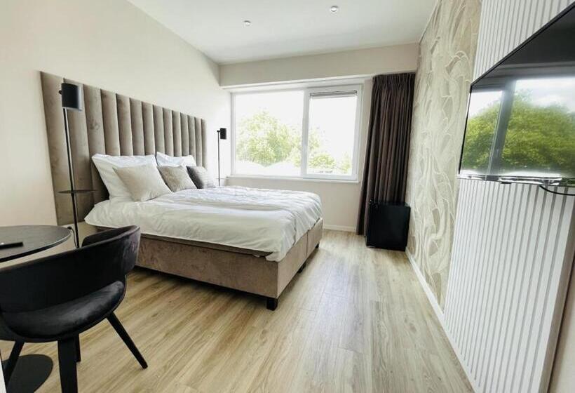Номер Deluxe, 24 Single Bed Accommodation