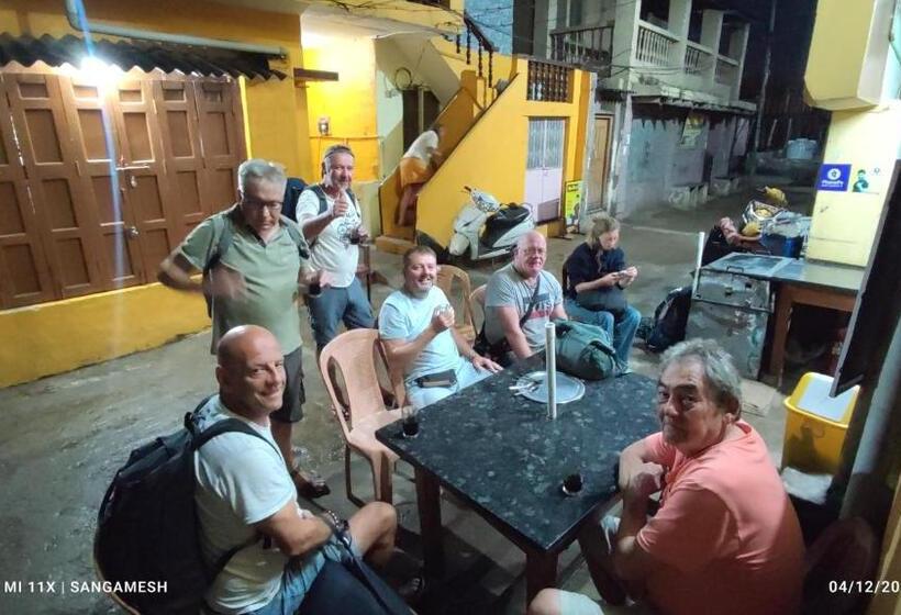 Апартаменты 3 Спальни, Temple View Guest House