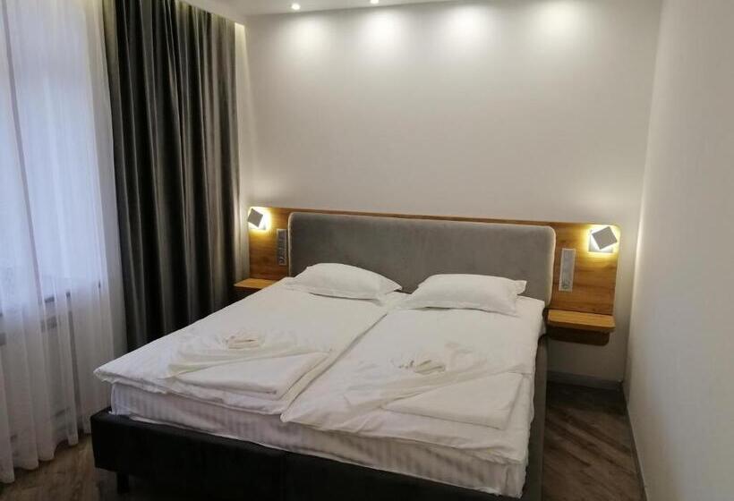 Family Suite, гостинний двір