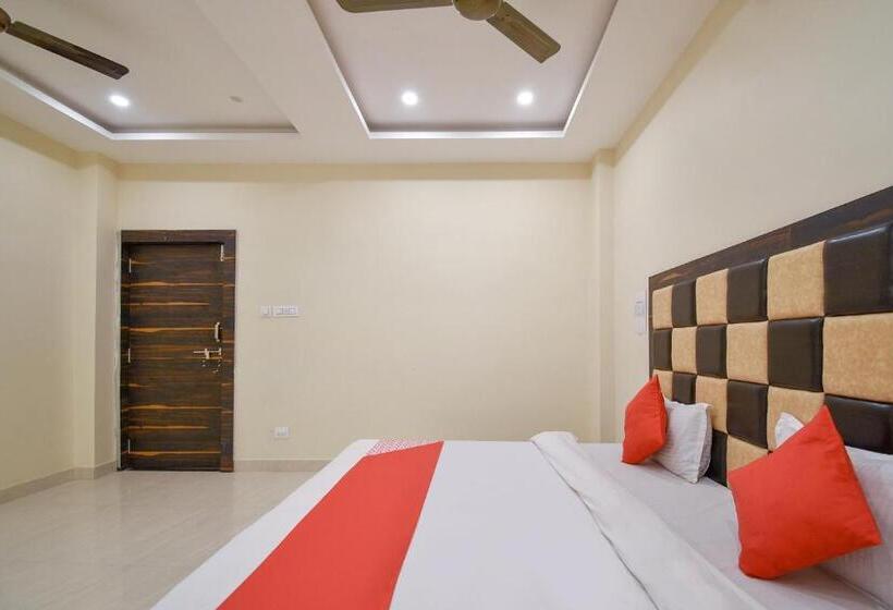 Трехместный Номер Классика, Oyo Tulshi Residency