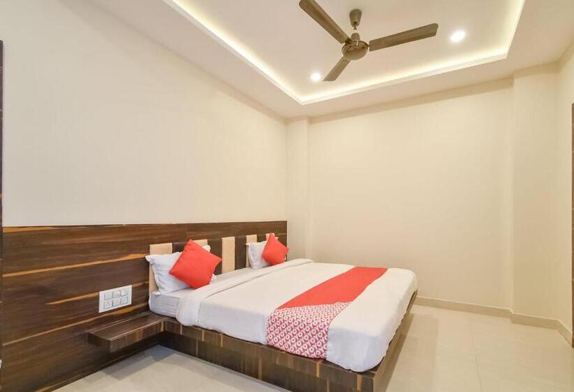 Трехместный Номер Классика, Oyo Tulshi Residency