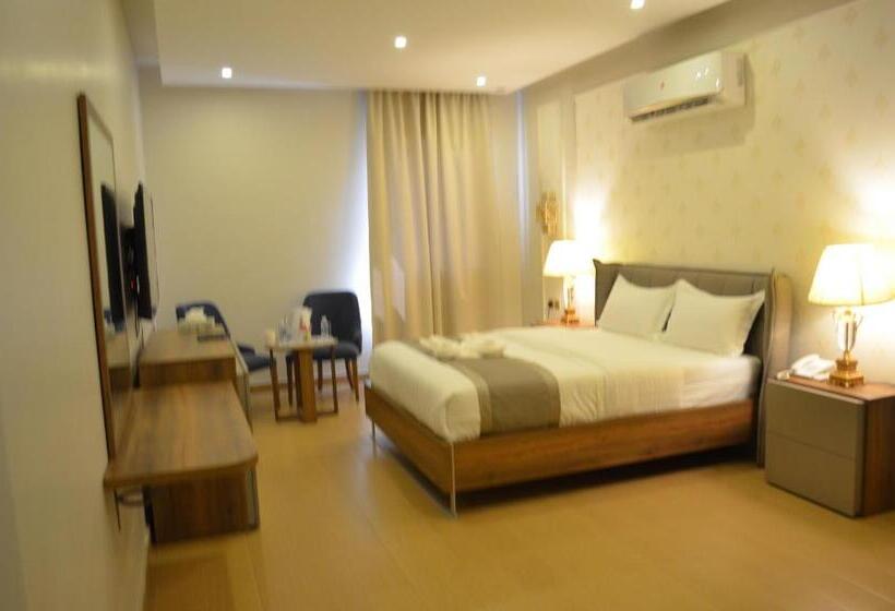 Люкс, Larissa Suites