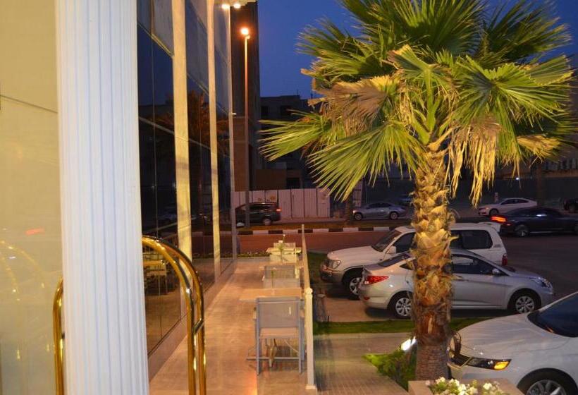 Люкс Вид на Город, Larissa Suites