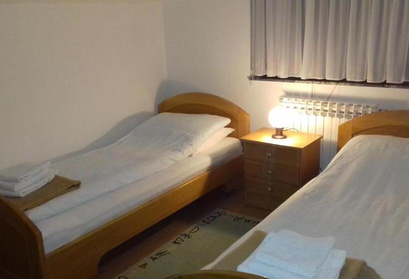 اتاق لوکس, Gradska Kavana Guest House