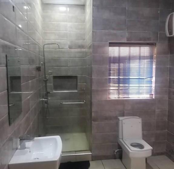 سوییت لوکس, Somek Homes2