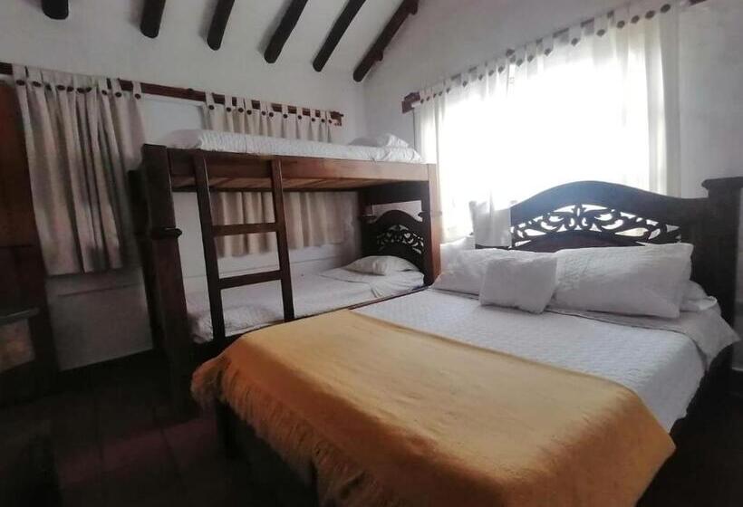 经典四人房间, Karibu Hostel Pub