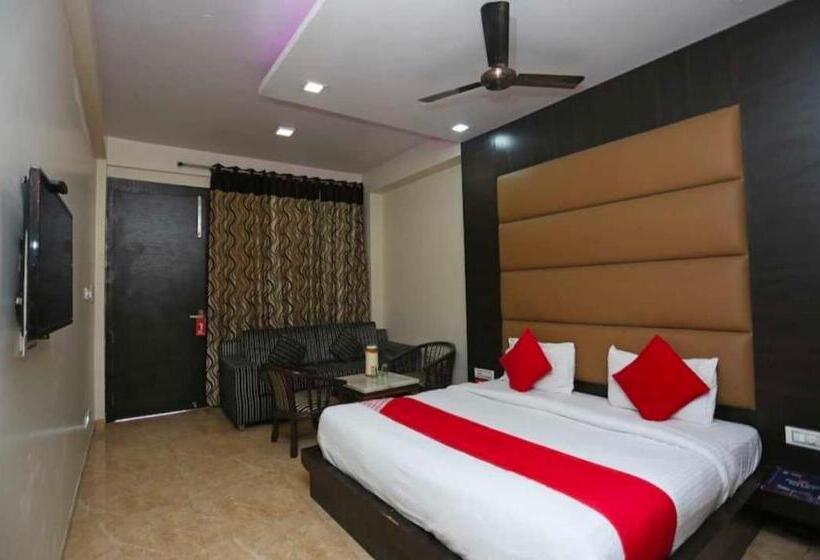 اتاق لوکس سه تخته, Oyo 81037 Hotel Shree Madhav Regency