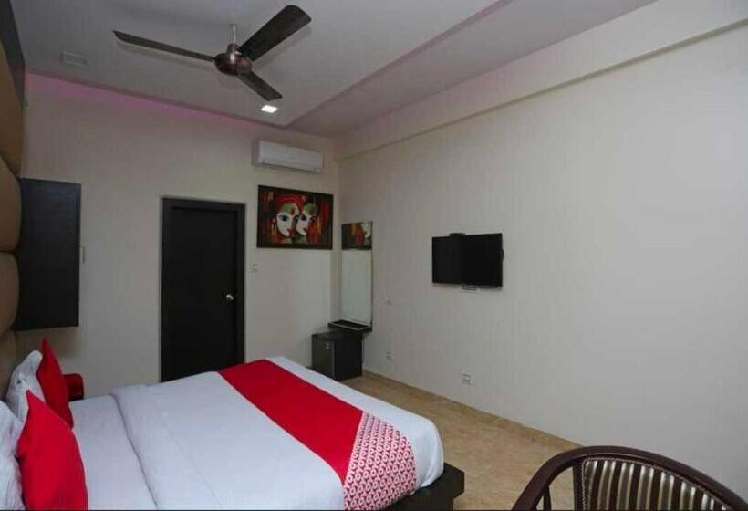 اتاق لوکس سه تخته, Oyo 81037 Hotel Shree Madhav Regency
